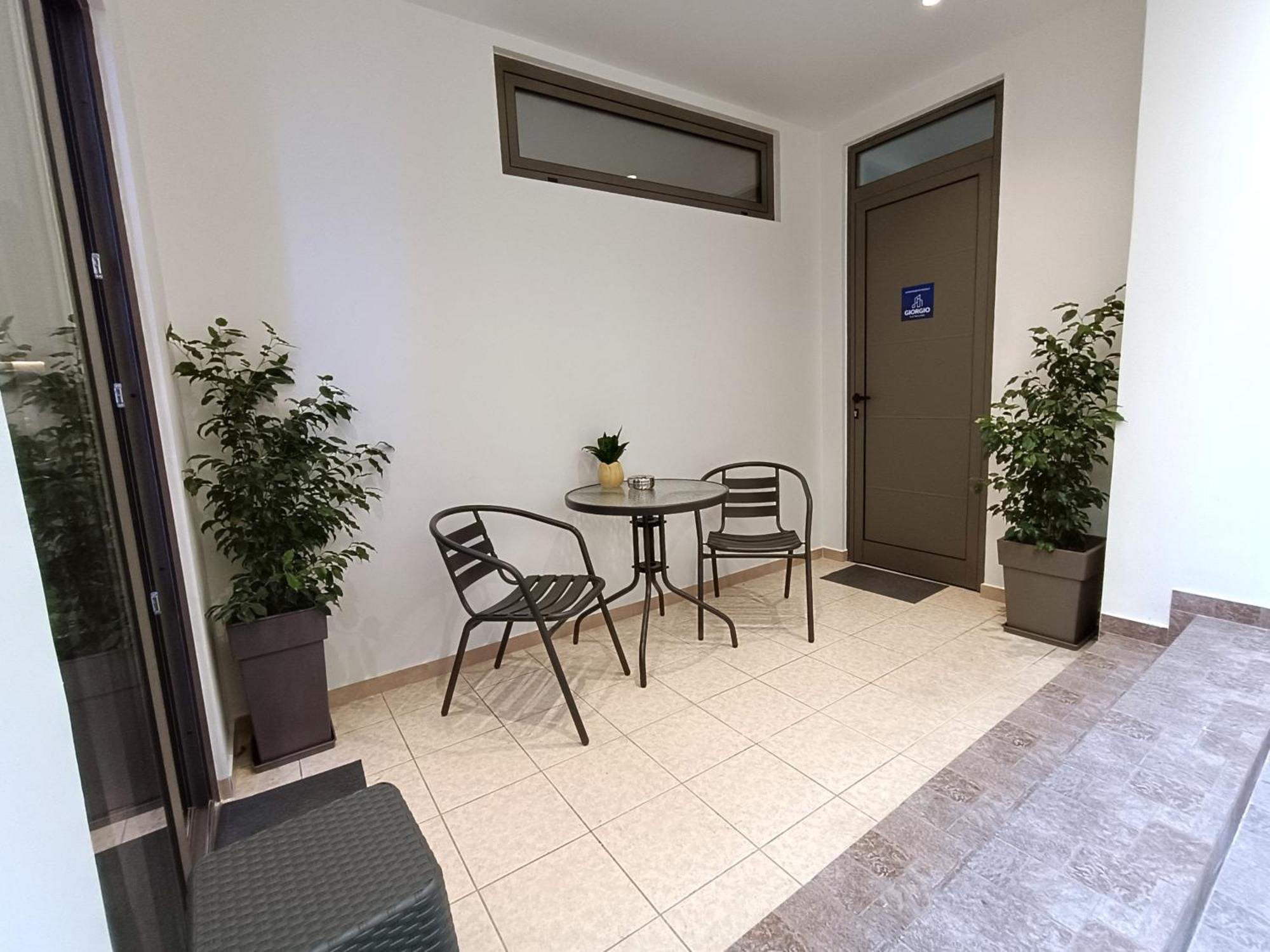 Giorgio Patrasso - Micro Apartment In The Center Of Patras Exterior foto